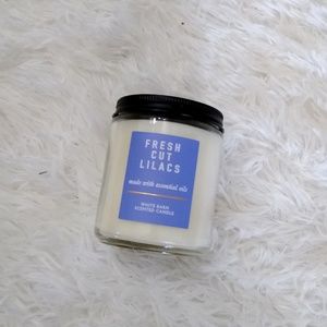 New White Barn Fresh Cut Lilacs Candle 7 oz